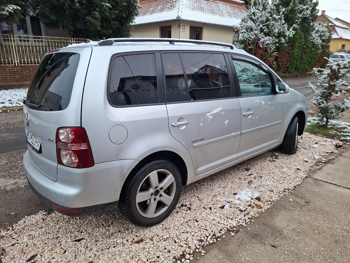 Volkswagw Touran - 4