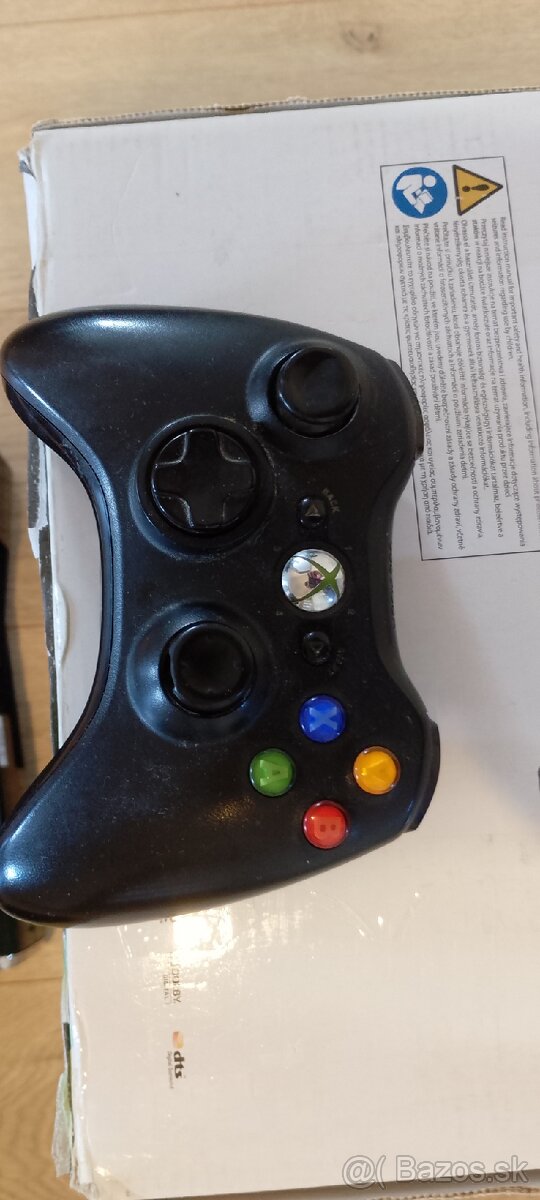 Xbox 360 flash +62 hier + ovládač + 250gb HDD + obal - 4