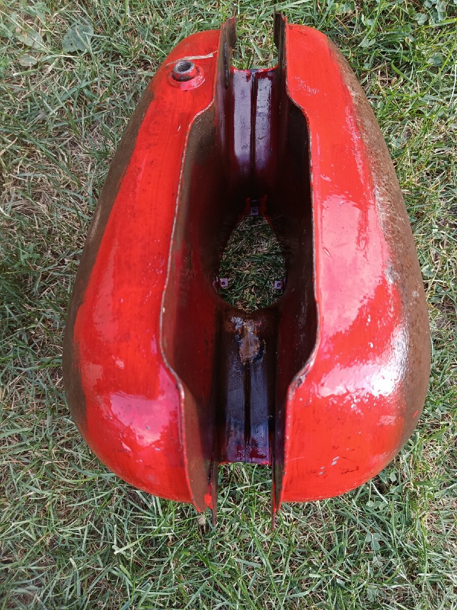 Nádrž Jawa 250 - 4