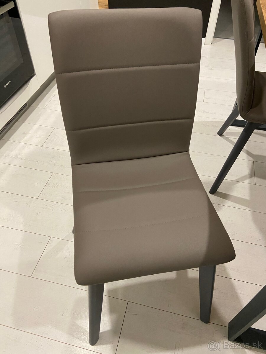 Jedálenský stôl DUB Wotan - 4