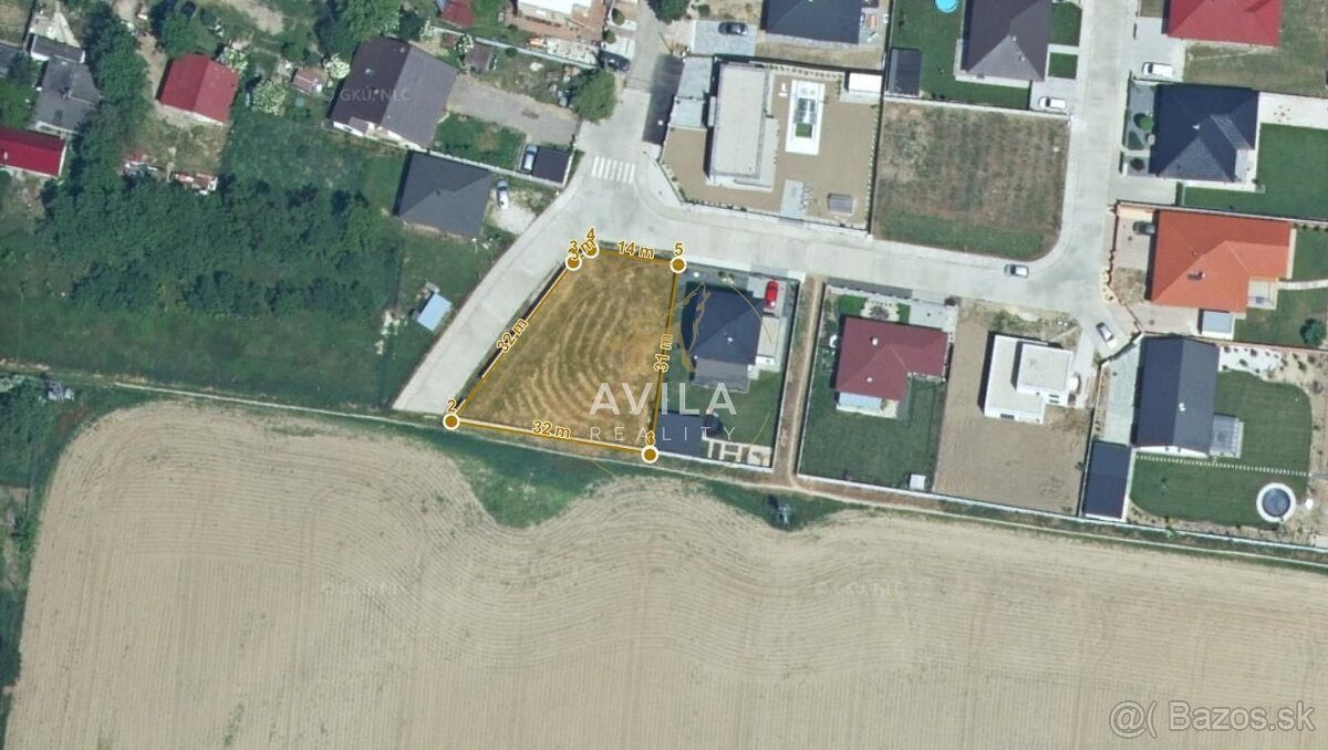 TOP NA PREDAJ: kompletný stavebný pozemok 730m2 - Madunice - 4