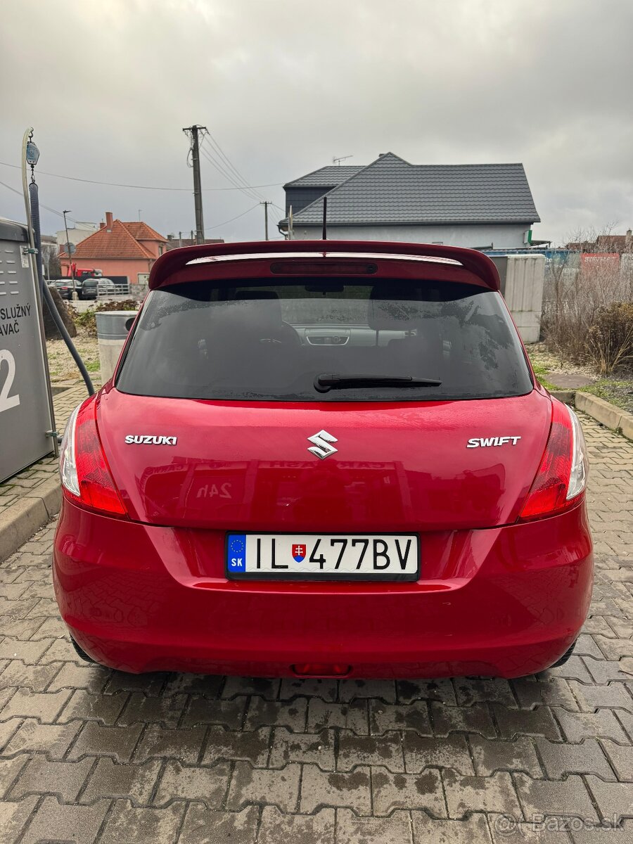 Predám Suzuki Swift 1.2 AC GLX 2012 - 4