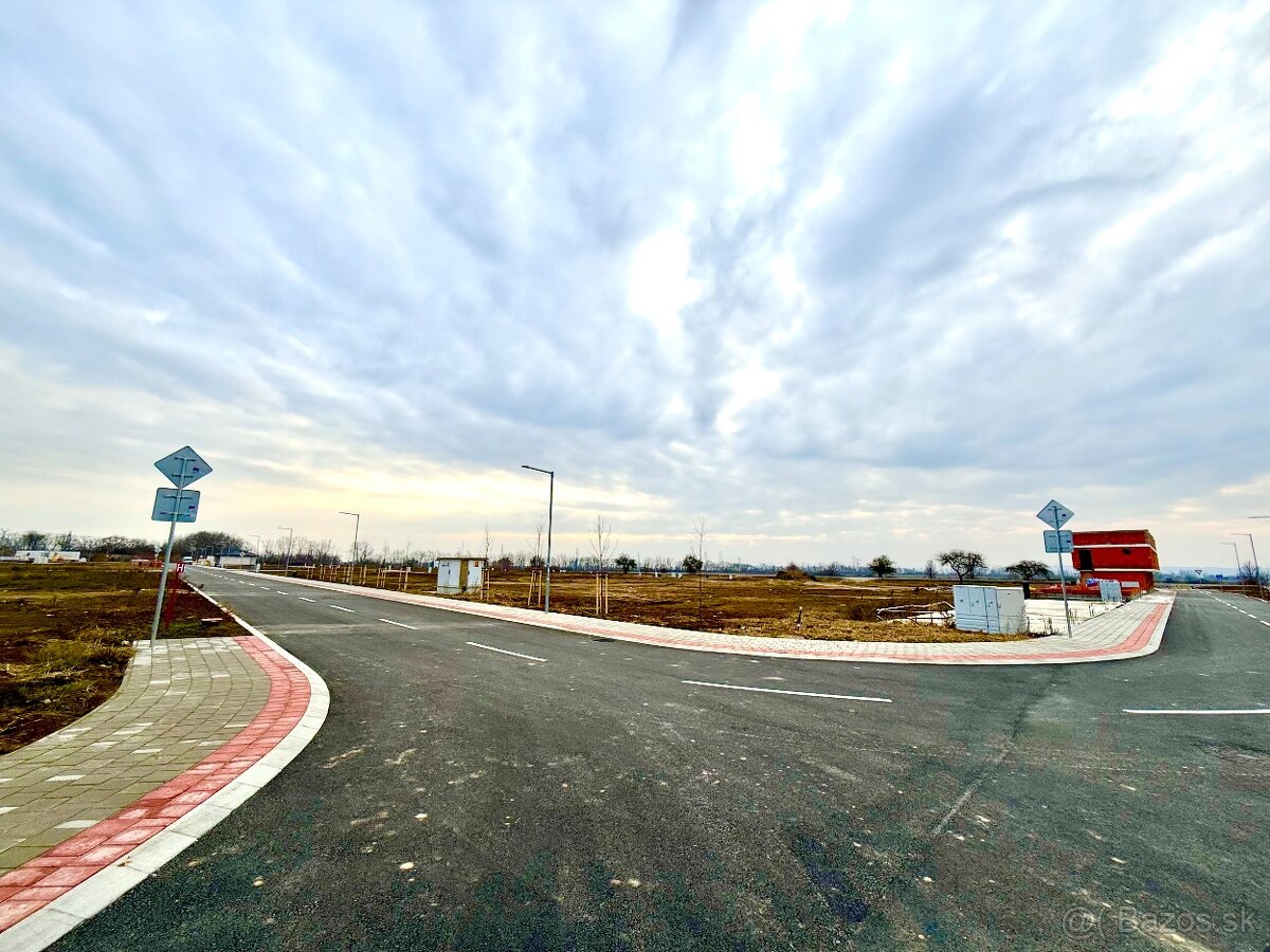 Pozemok - Východné Mokrance - 4