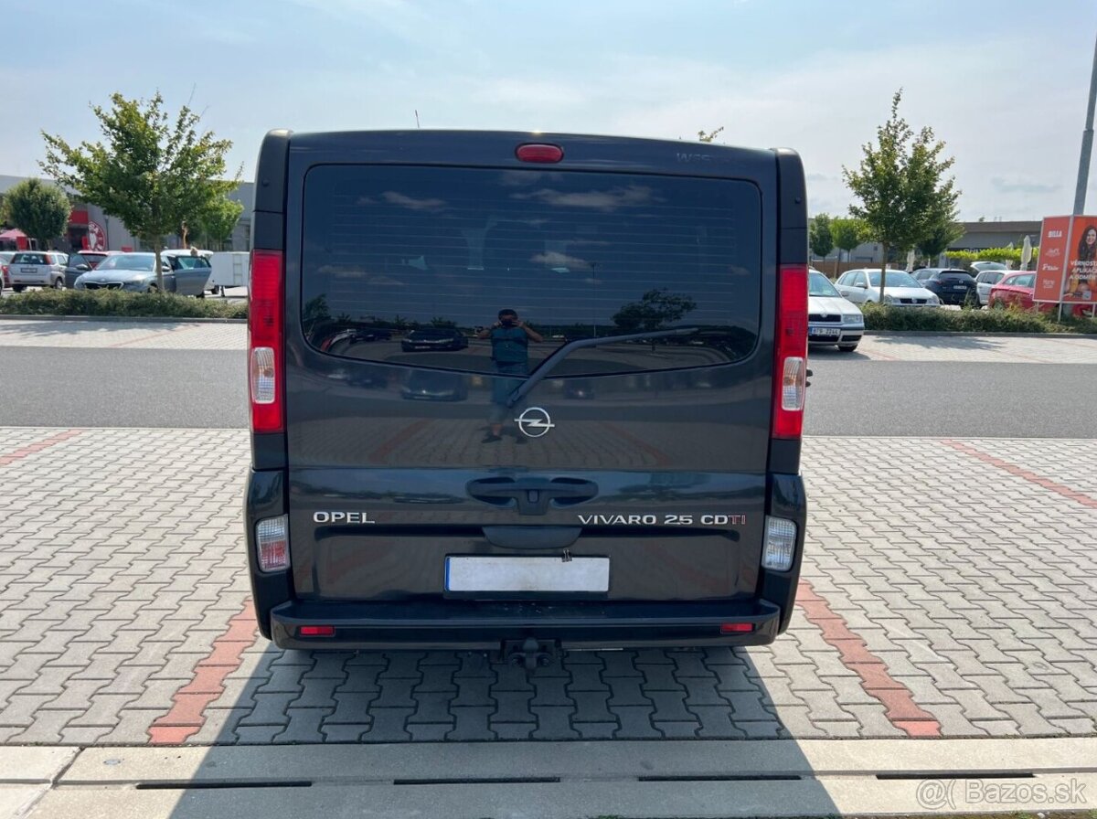Opel Vivaro Life 2.5 CDTi Westfalia 7 míst - 4