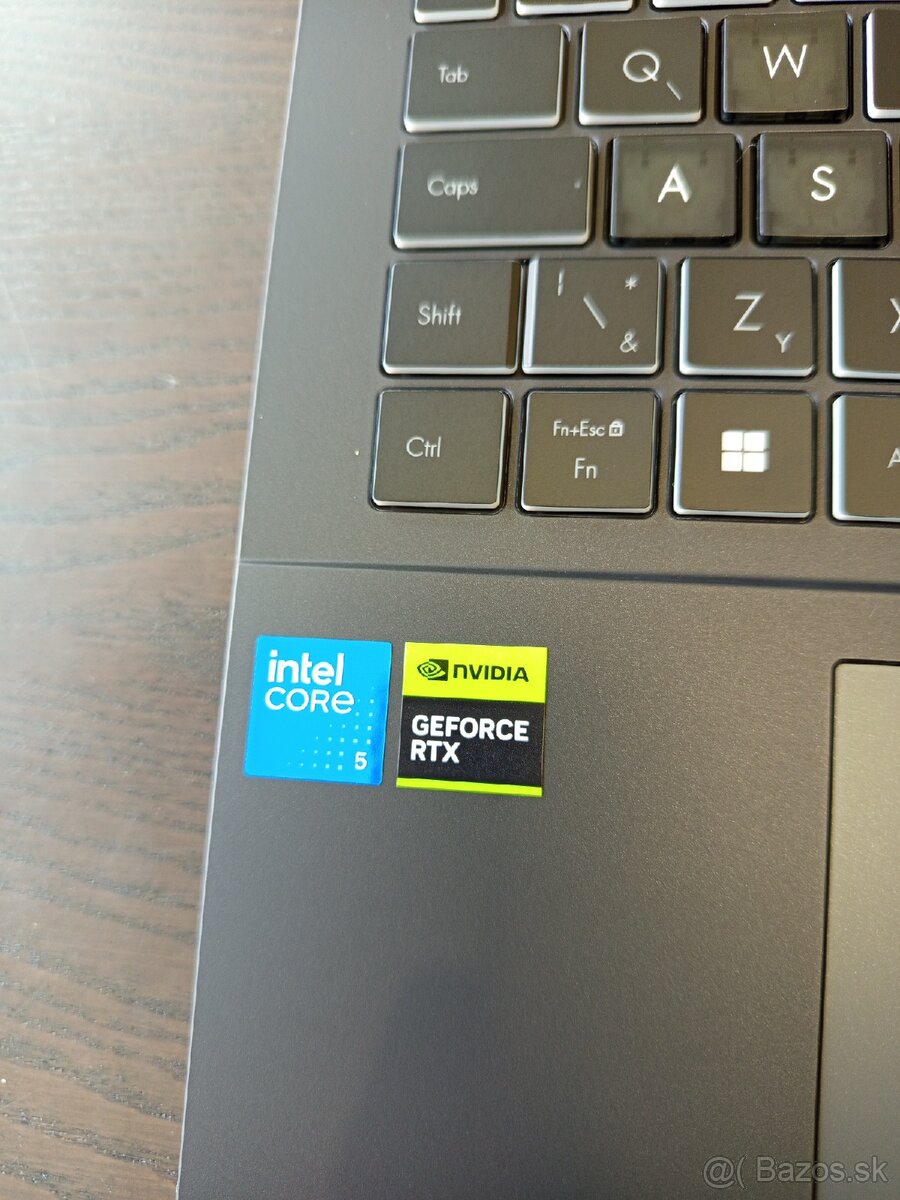 Herný notebook ASUS vivobook gaming v16 - 4