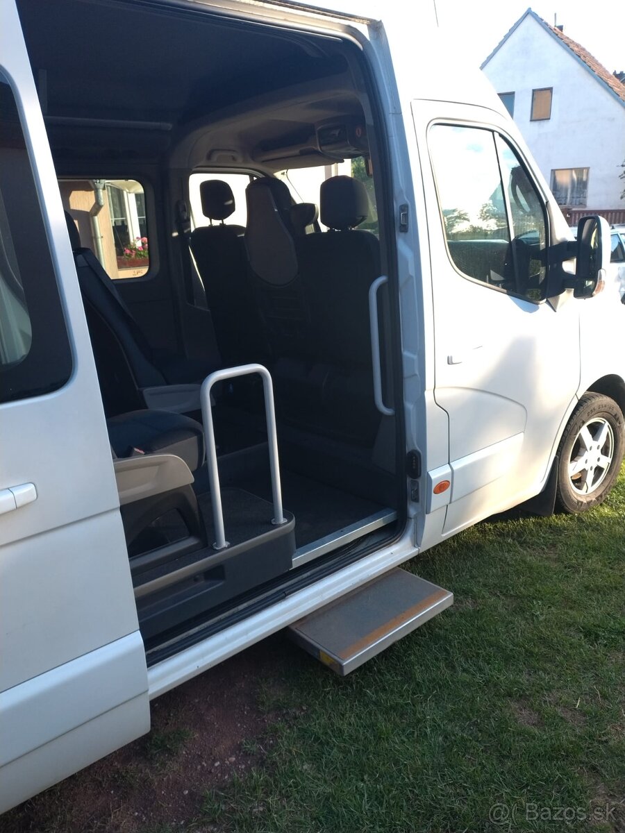 Renault Master 16 míst plus řidič,klima výborný stav - 4