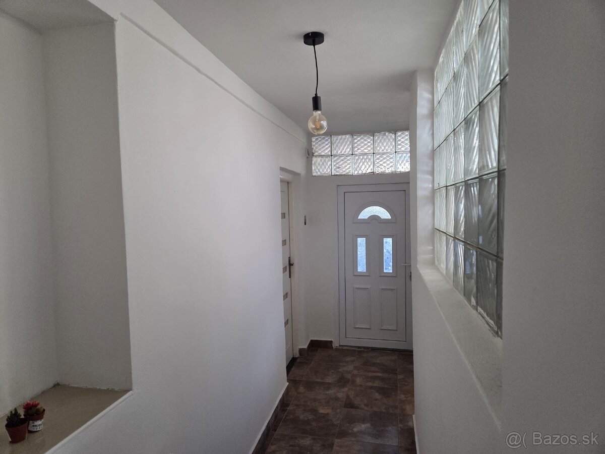 Zrekonštruovaný dom s krásnym interiérom- ihneď k bývaniu - 4