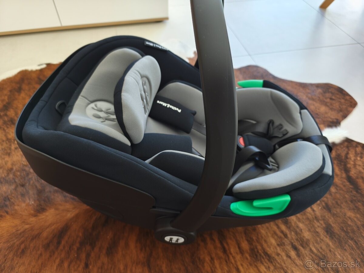PETITE&MARS Autosedačka Core Pro i-Size Black Grey 40,87cm - 4