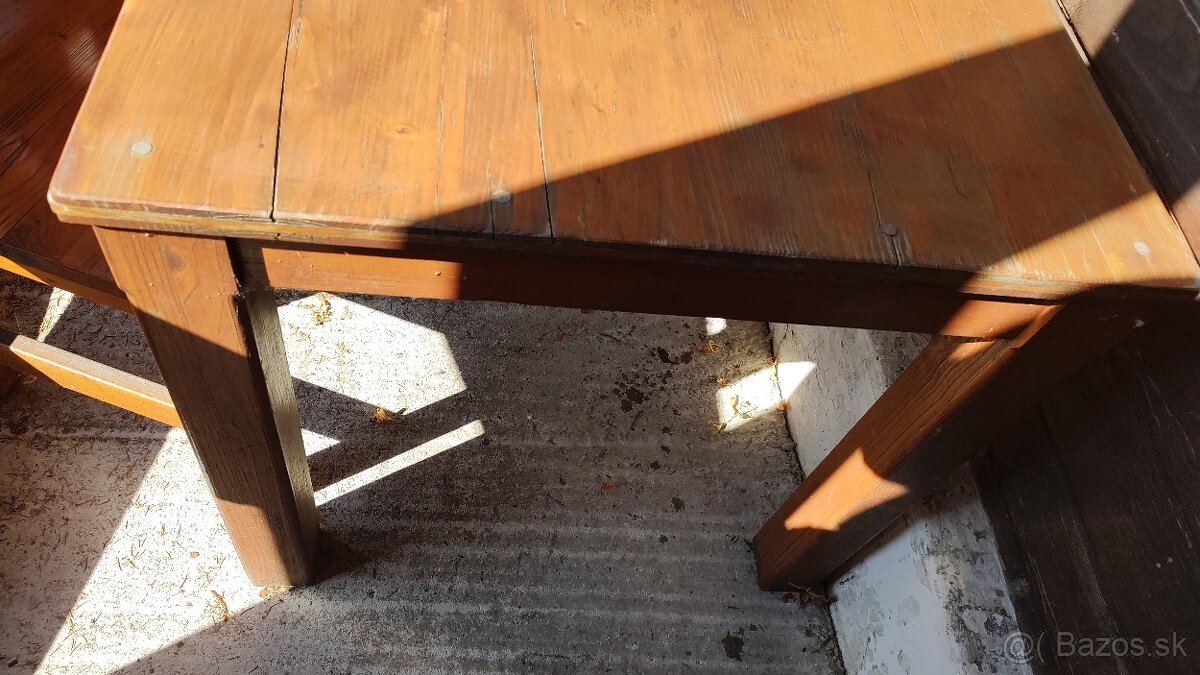 Stôl + stoličky - 4