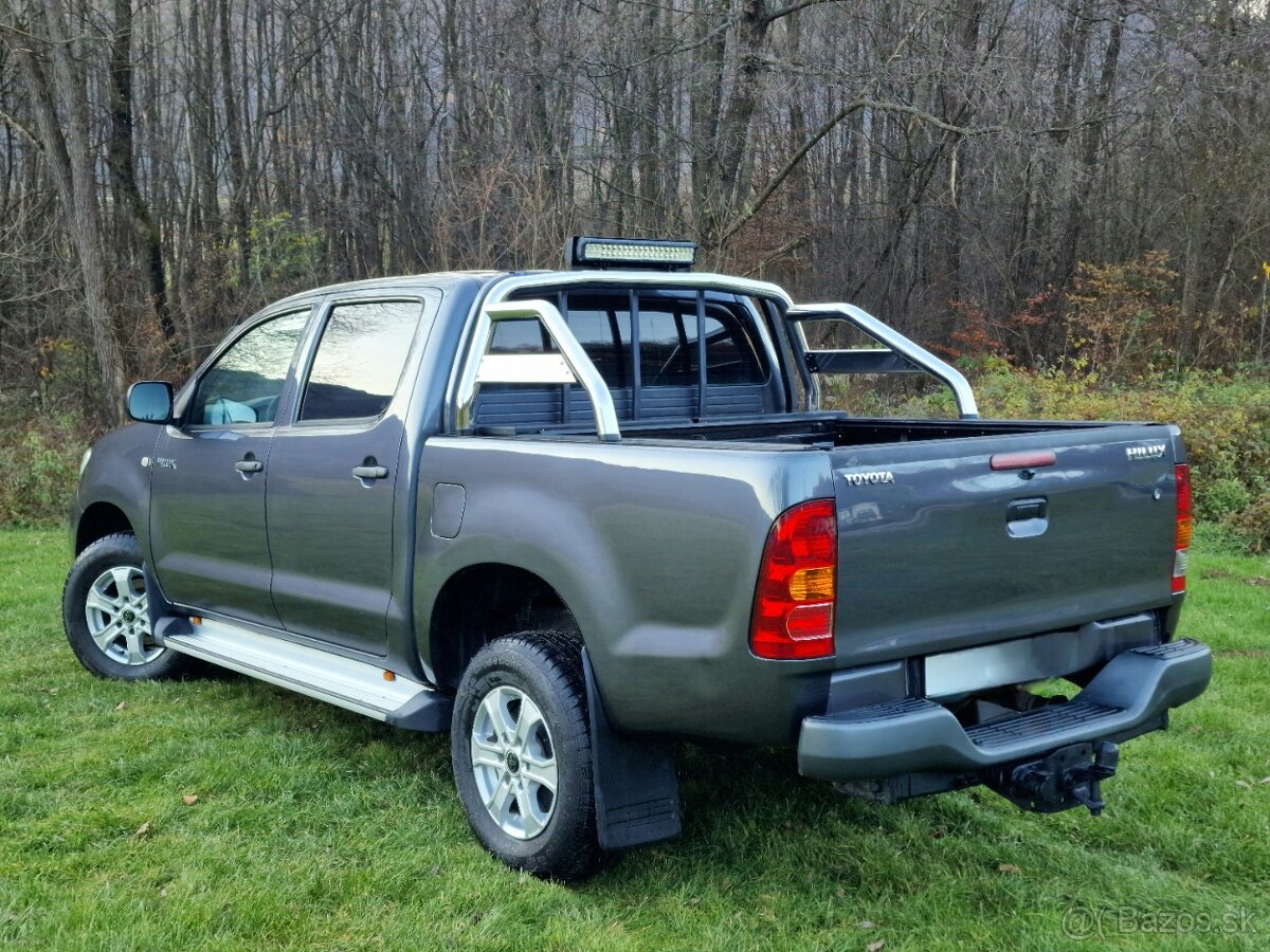 Toyota Hilux 2.5 D-4D 4X4 UZÁVIERKA UKÁŽKOVÝ STAV - 4
