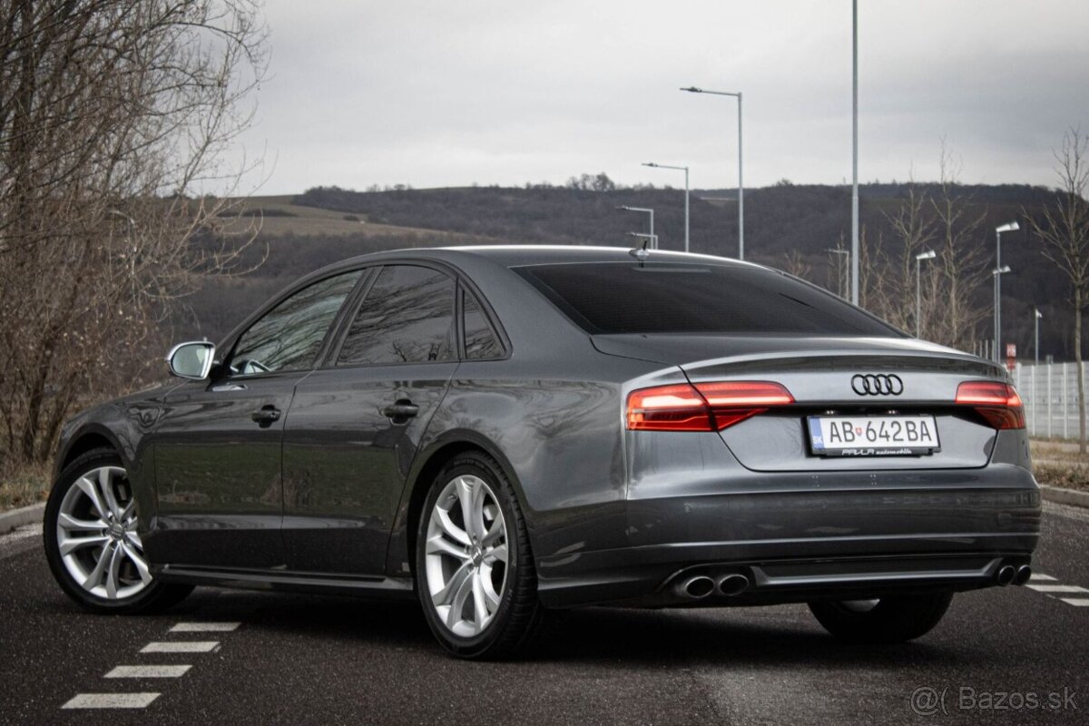 Audi S8 / SVK auto / TOP STAV / - 4
