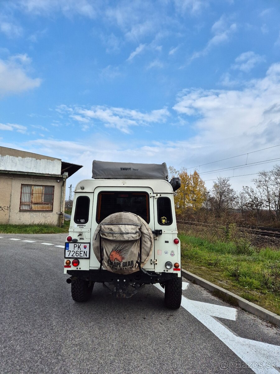 Land rover defender td5 station wagon