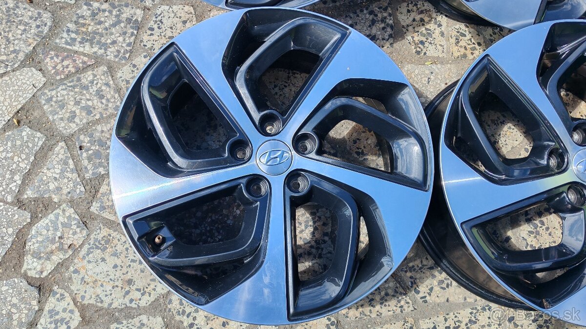 5x114,3 R19 --- HYUNDAI TUCSON , SANTA FE - 4