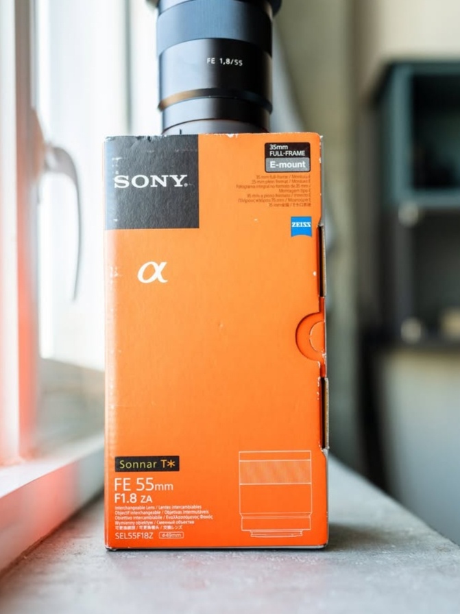 Sony Zeiss 55 mm f/1.8 - 4