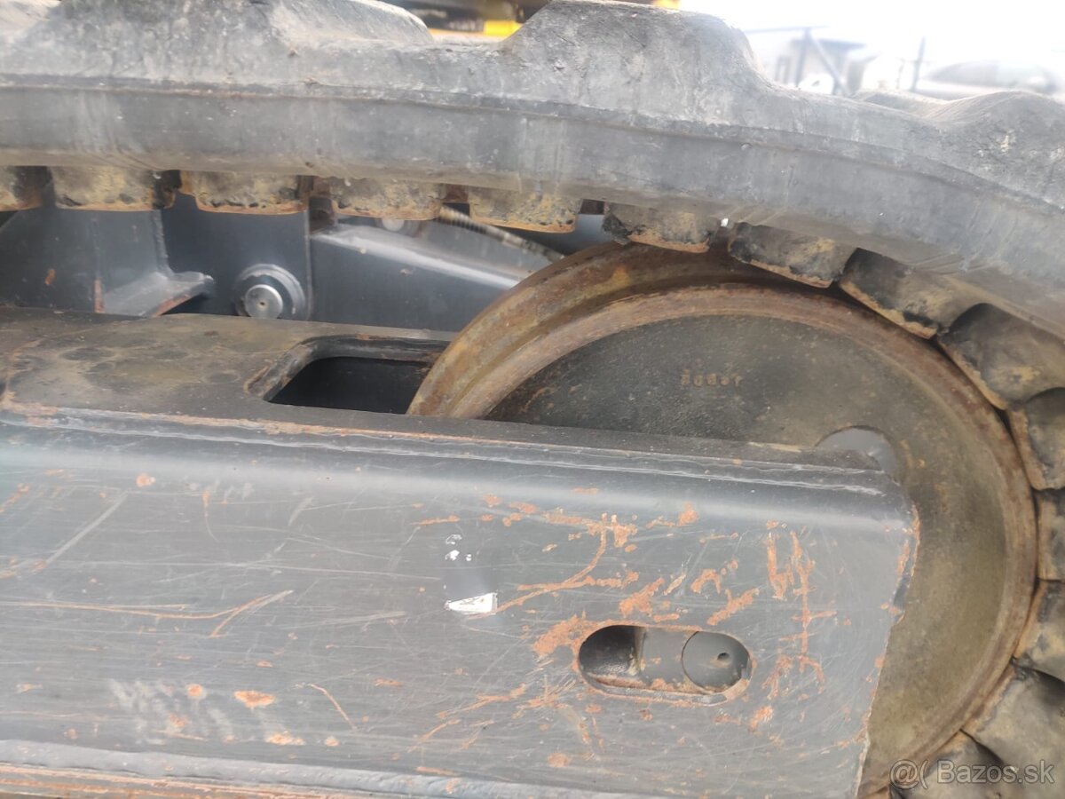 Pásový minibagr DOOSAN DX85R-3 - 4