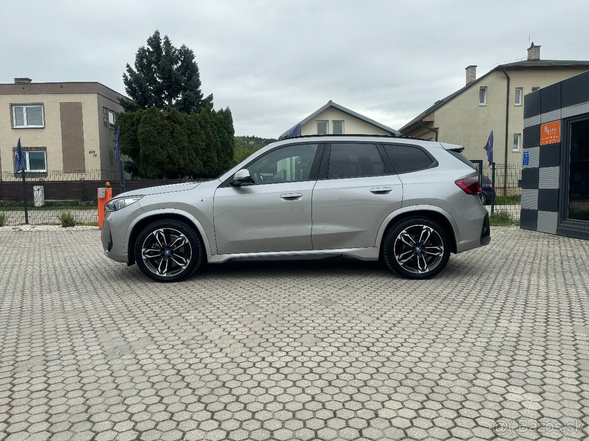 BMW iX1 xDrive30,230kw M-PACKET odpočet DPH - 4