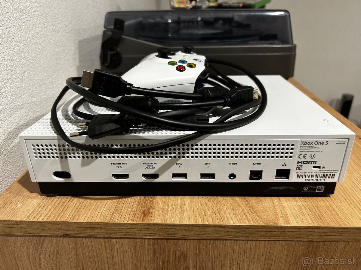 Predám Xbox One - 4