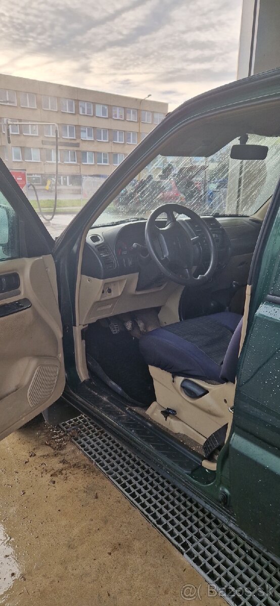 Nissan Terrano 2 - 4