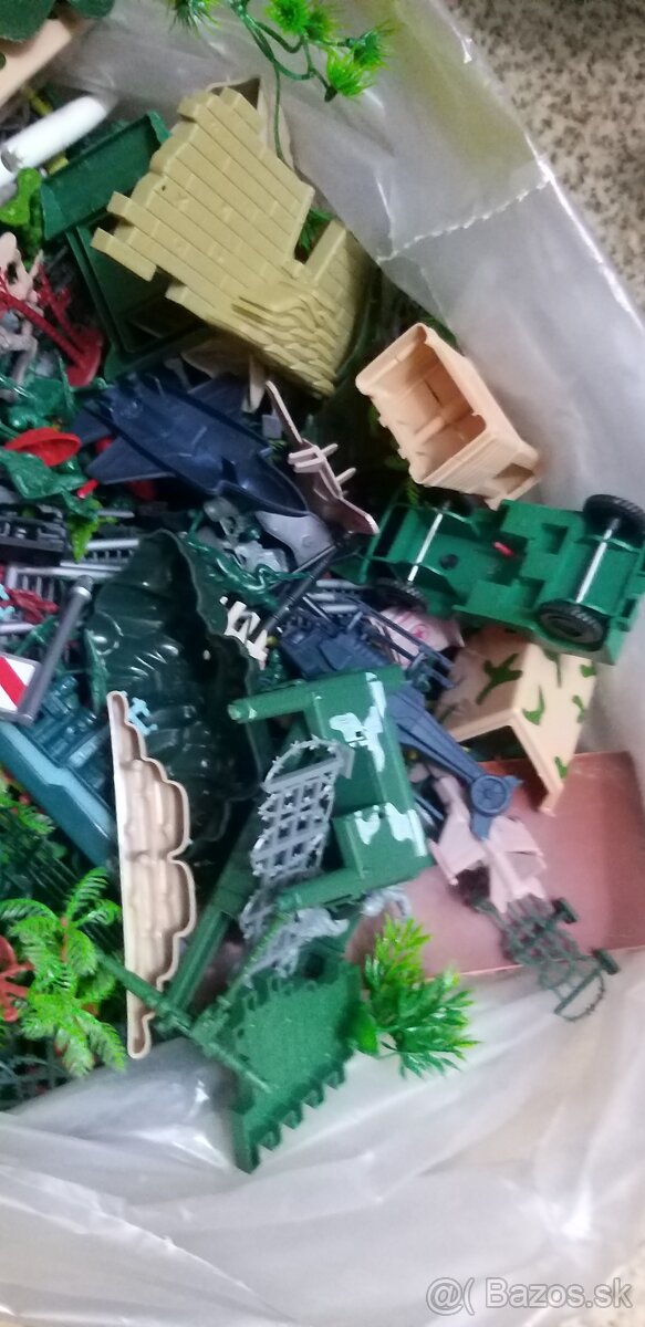 Vojačikovia , umely vojaci - 4