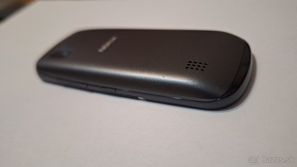Nokia asha 300 - 4