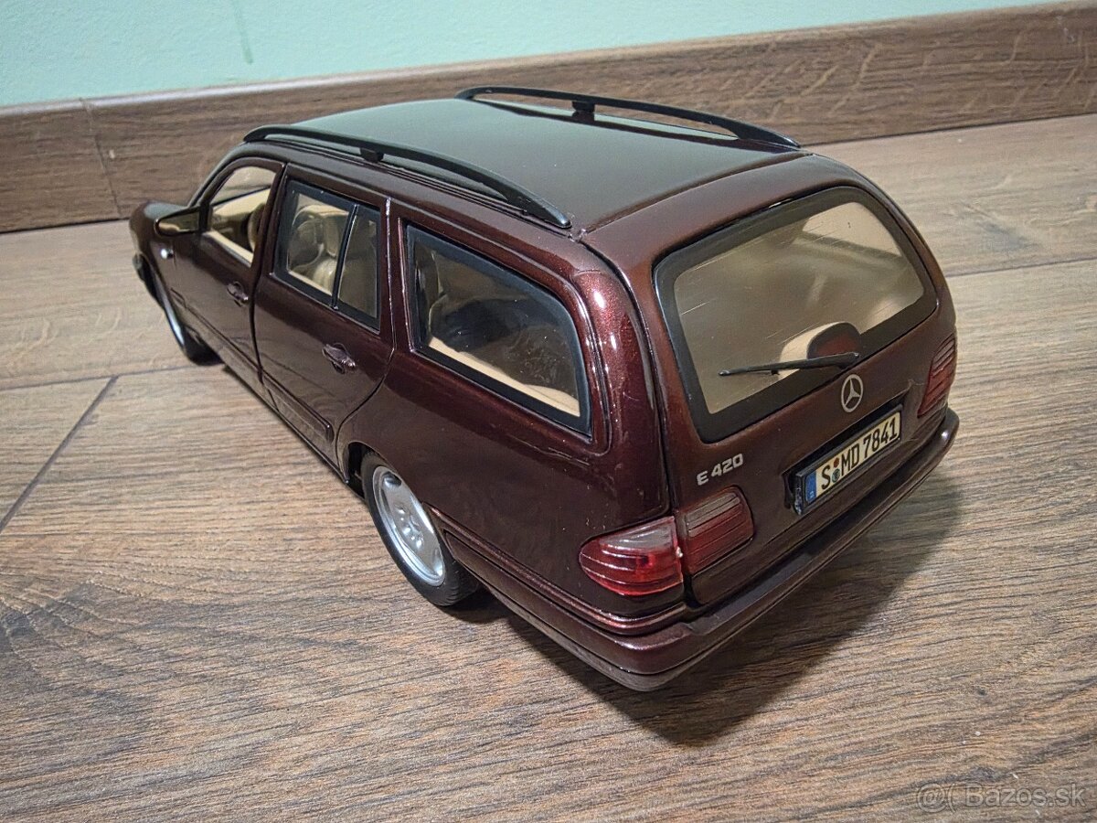 Mercedes Benz E320 S210 E-Klasse Model 1:18 - 4