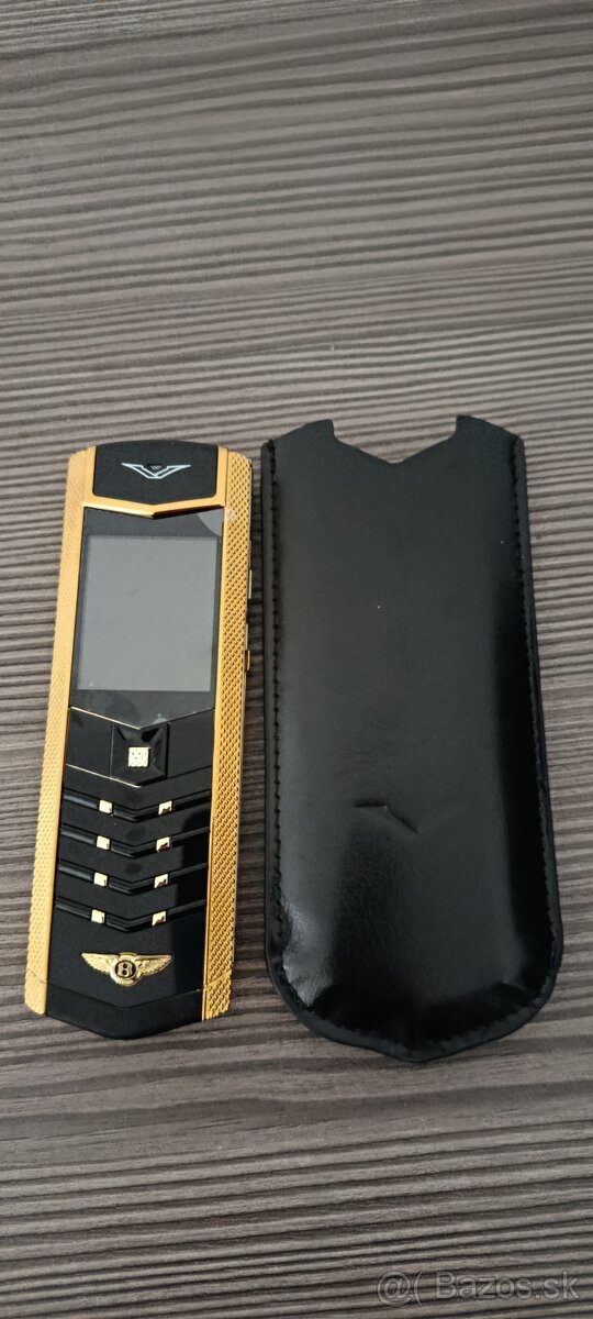 Luxusný kovový tlacitkovy mobil úplne nový - 4