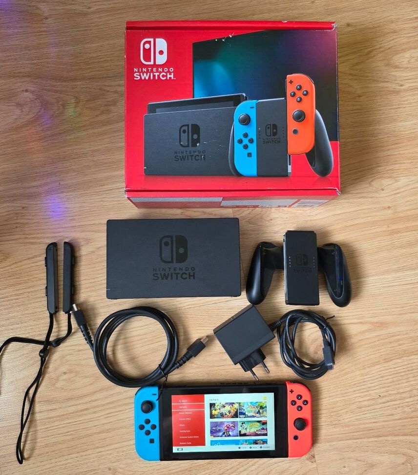 Nintendo Switch + Pro controller + 256 GB karta - 4