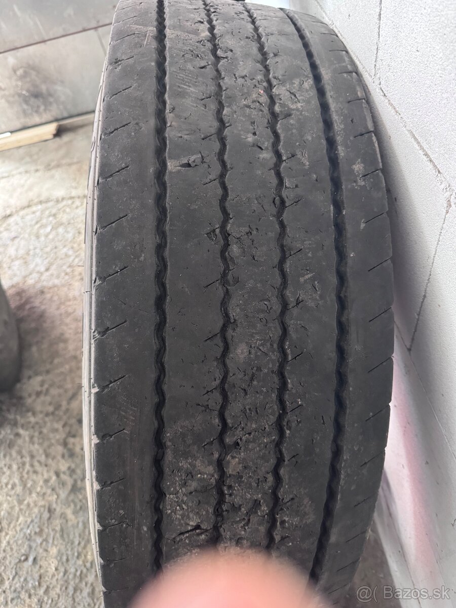Pneu na kamion - 4