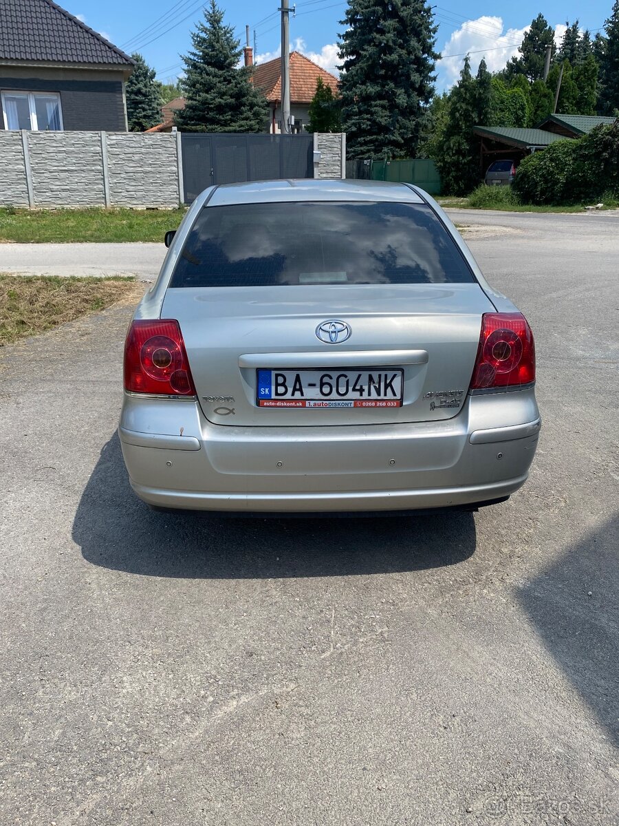 Toyota Avensis - 4