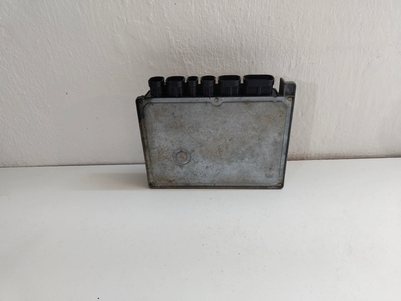 RJ Renault Clio HOM7700864585 S101200047C 40€ - 4