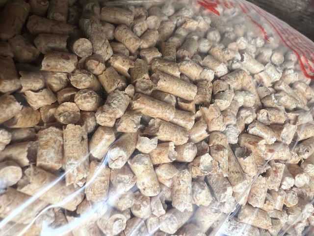 smrekové pelety trieda A1 - 4