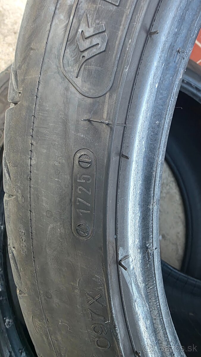 225/40 r18 letné - 4