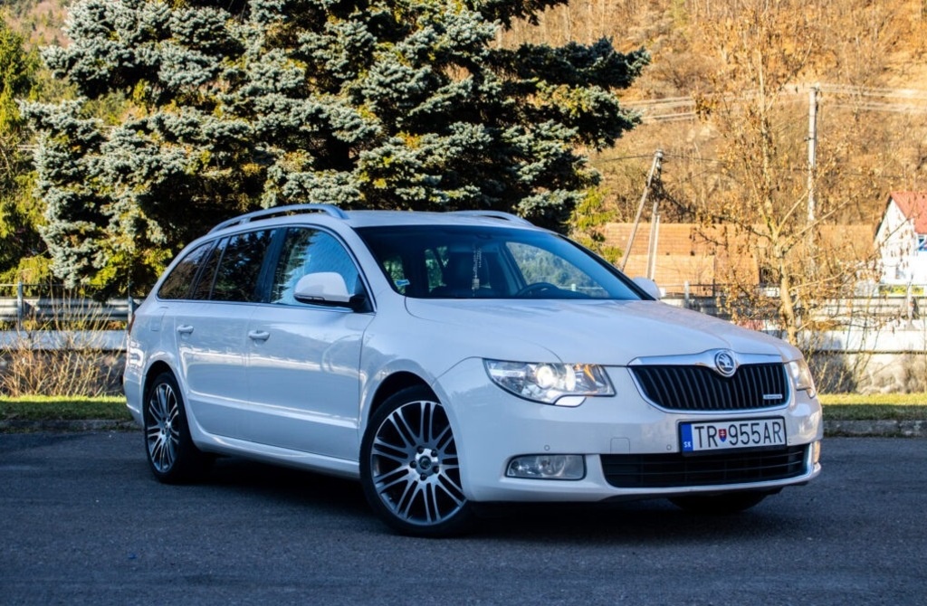 Škoda Superb Combi 1.6 TDI GreenLine - 4