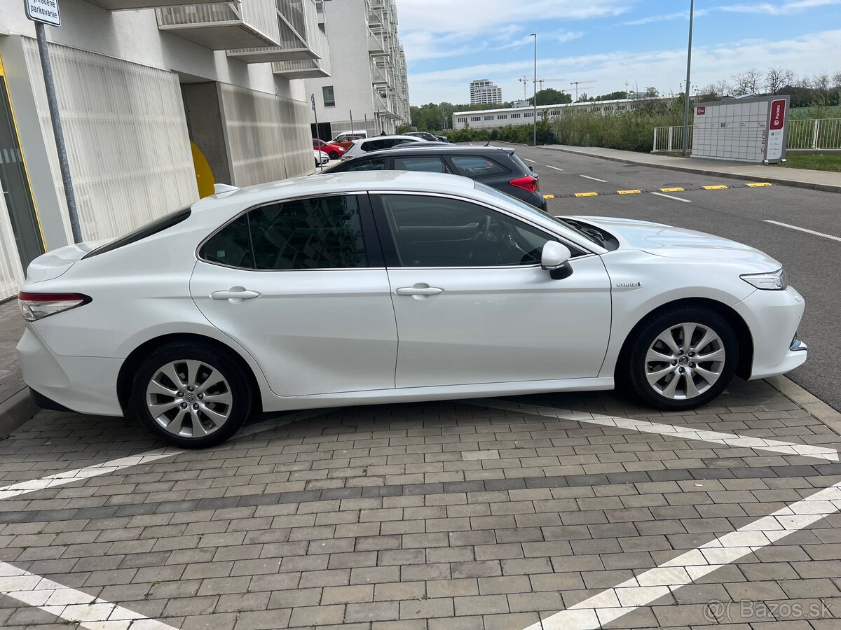 2020 Toyota Camry Hybrid - 4