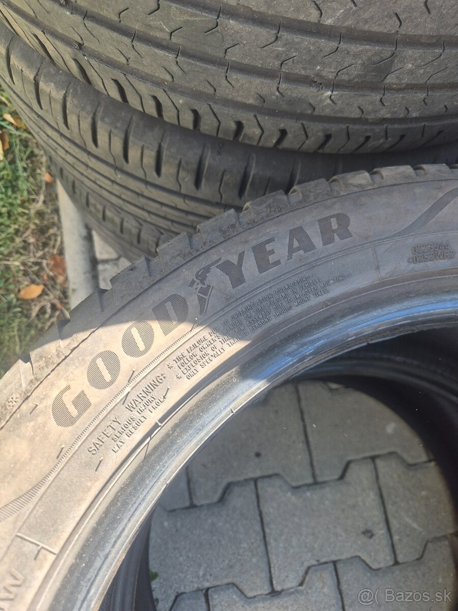 255/45 r19 Good year - 4