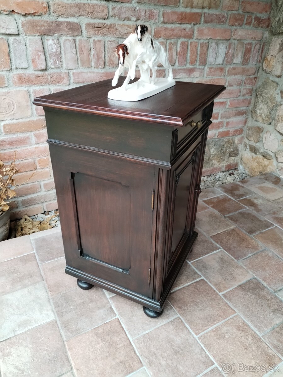 Starožitna skrinka, nočný stolík - 4