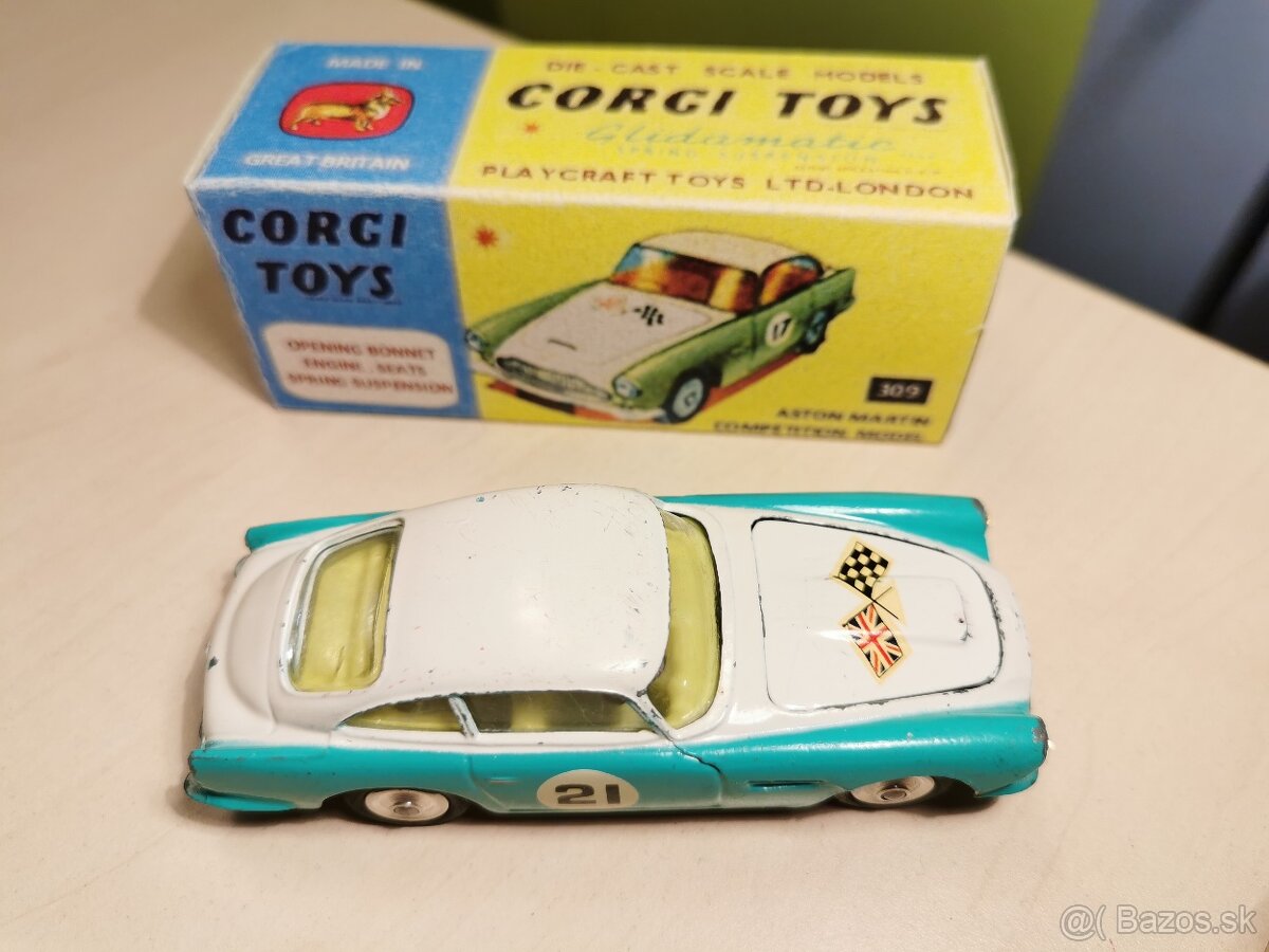 Corgi toys Aston Martin competition - 4