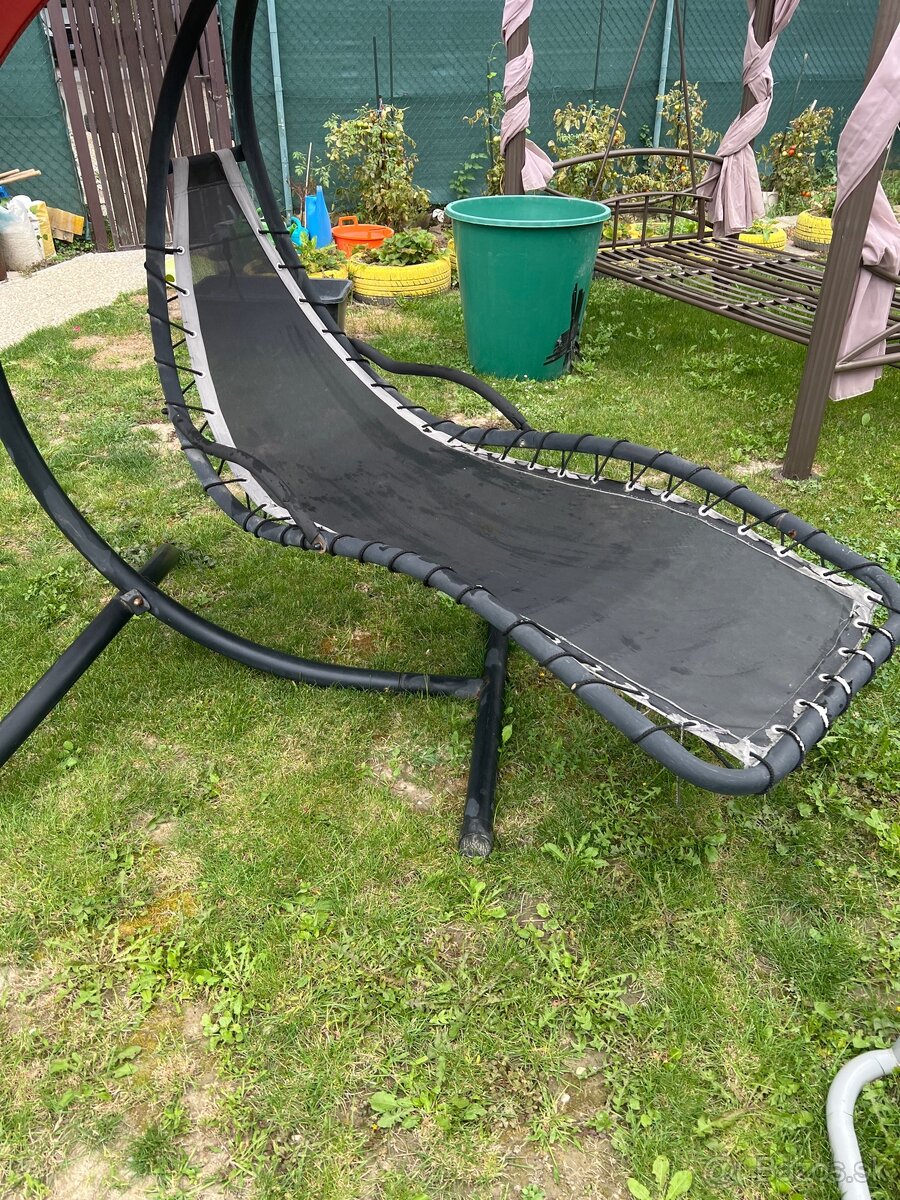 Zahradna hojdacka,hupacka, lezadlo so strieskou - 4