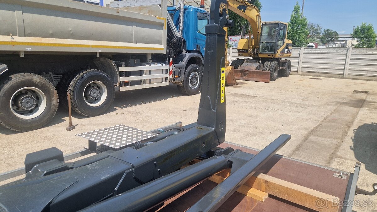 CSAO hákový nosič kontajnerov 8 ton - 4