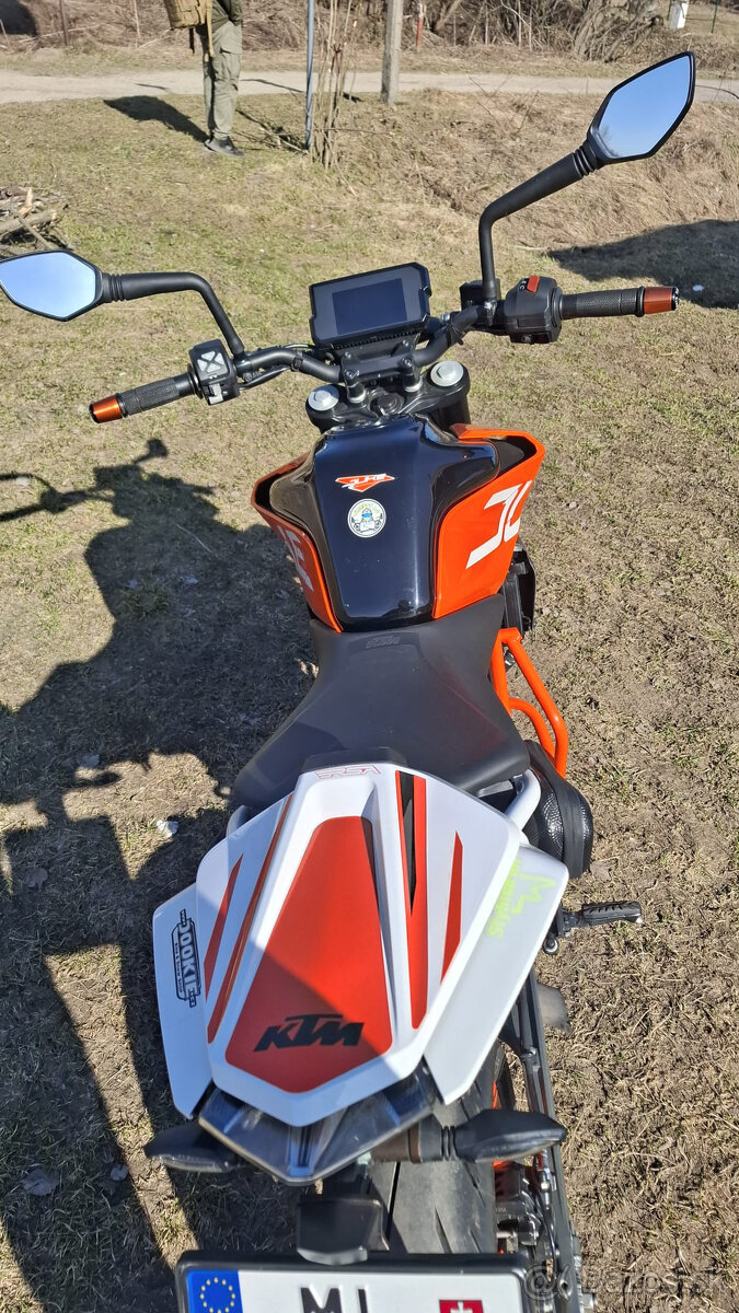 KTM DUKE 390 - 4