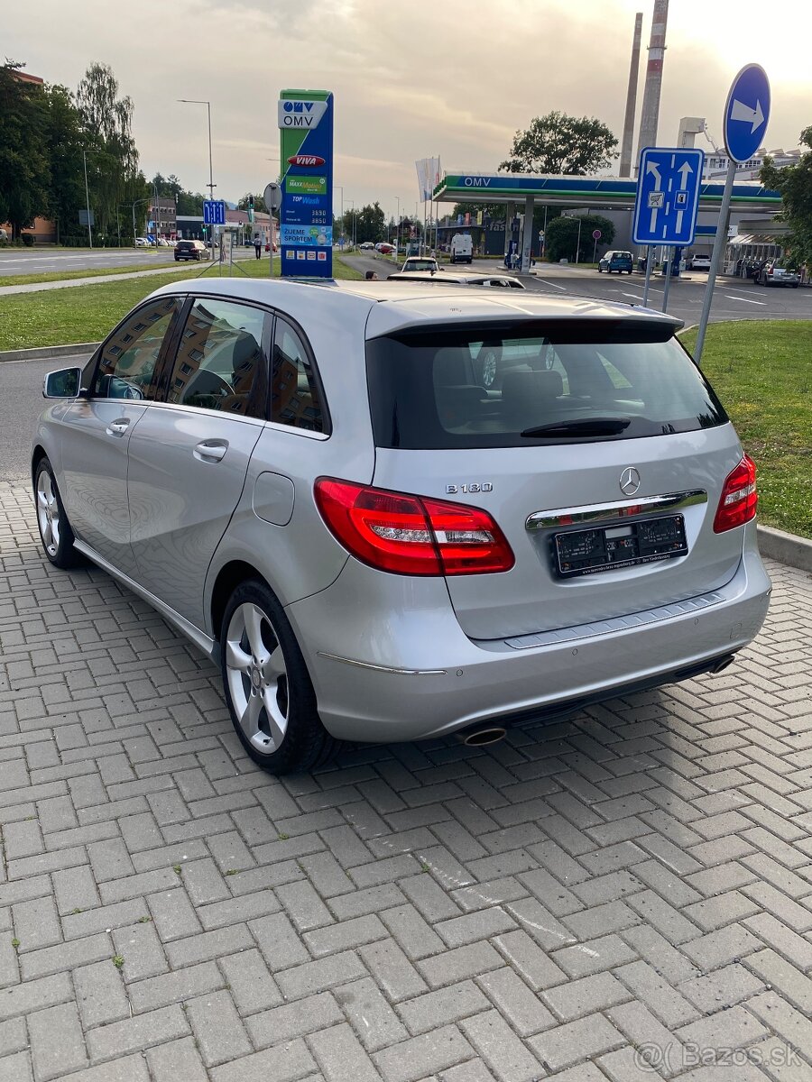 Mercedes B180 90kw—manuál—2014–avantgarde—113.000km - 4