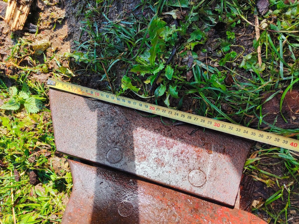 Predám starší robustný pluh - trojak - 4