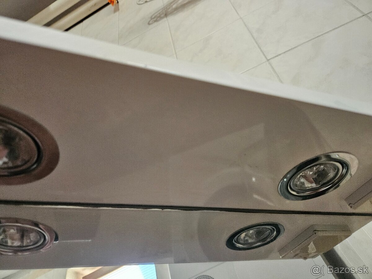 Zrkadlova skrinka - 4