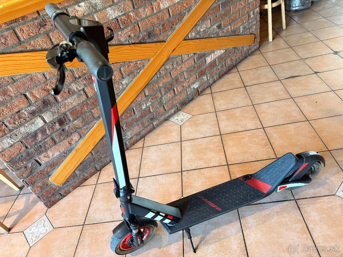 Aprilia eSR2 - 4