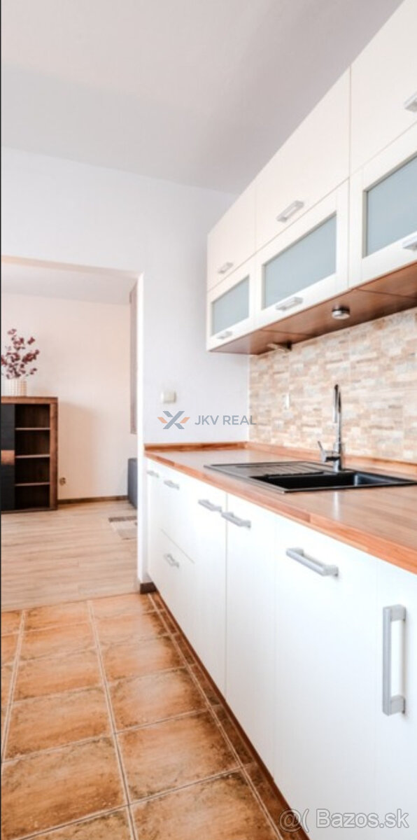 Na prenájom 3-izbovy priestranný byt, Klokočina, Benkova - 4