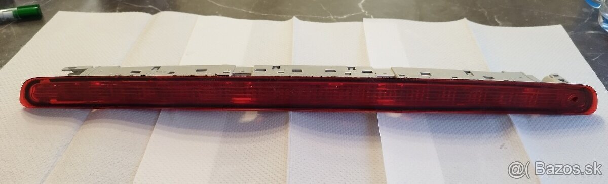 Škoda Octavia 3, Superb 3 - tretie LED brzdové svetlo. - 4
