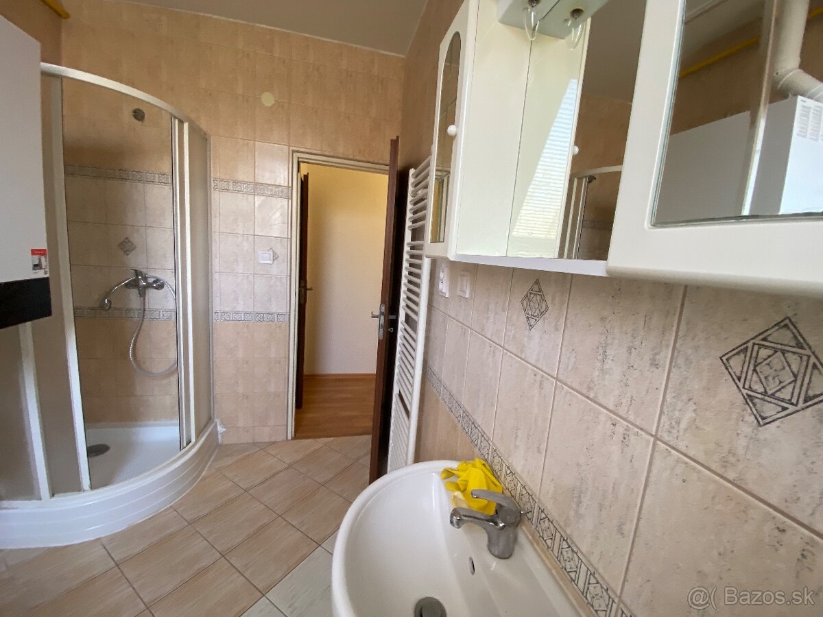 3 izbový byt v širšom centre mesta - 4