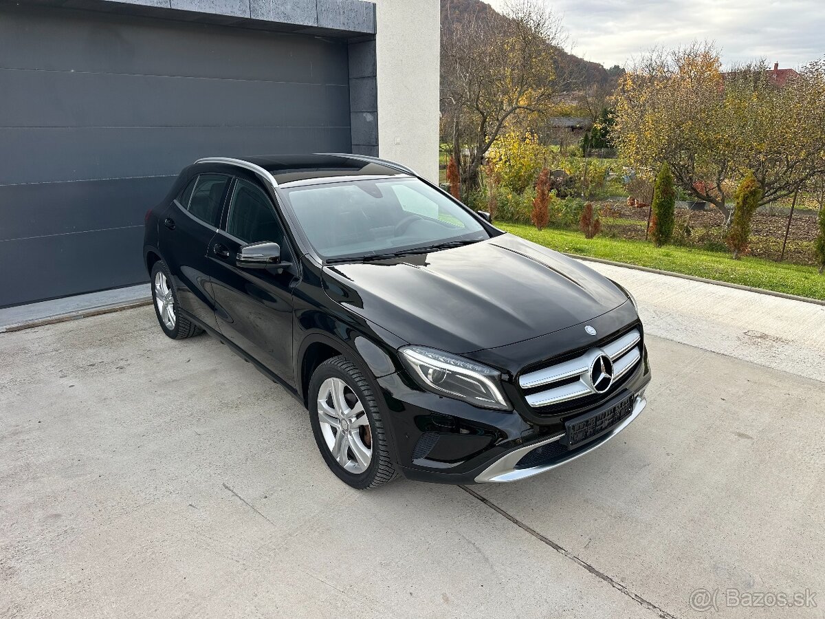 Mercedes-Benz GLA 180 - 4