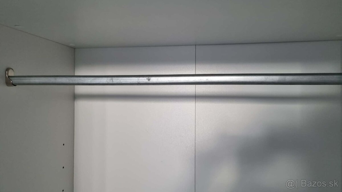 ŠATNÍKOVÁ SKRIŇA - 4