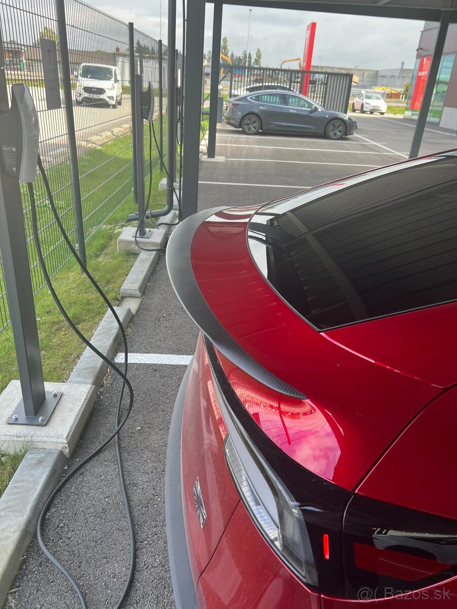 TESLA MODEL Y PERFORMANCE ALL-WHEEL DRIVE - 4